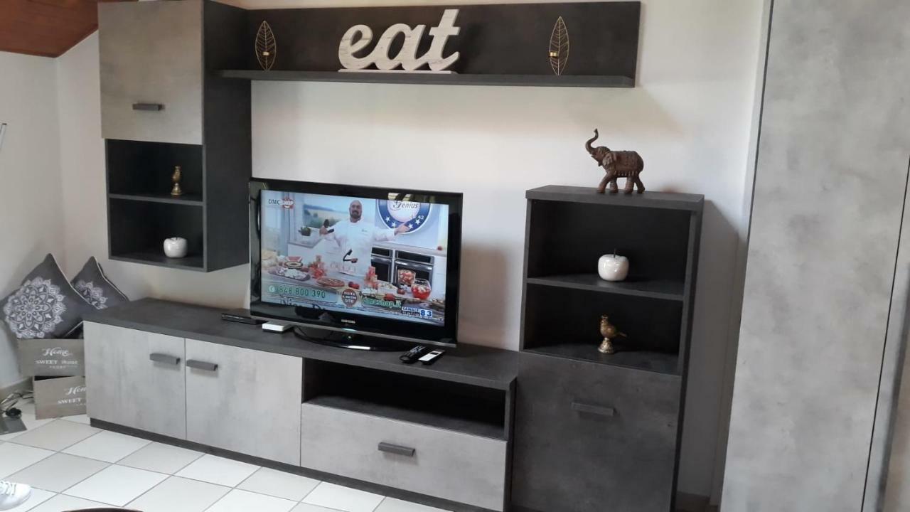 Quartino Holidays Homes Il Folletto מראה חיצוני תמונה